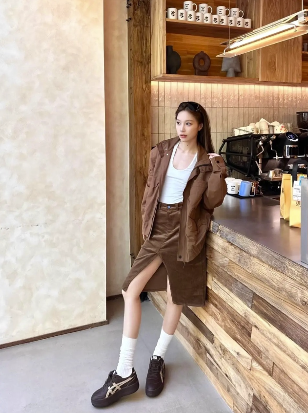 鬼塚虎 Onitsuka Tiger Tokuten Chunk Brown
