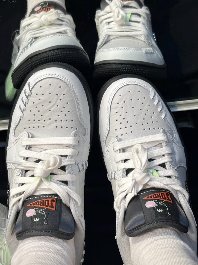 Nike Air Jordan 1 Low Method of Make "Black Cat"