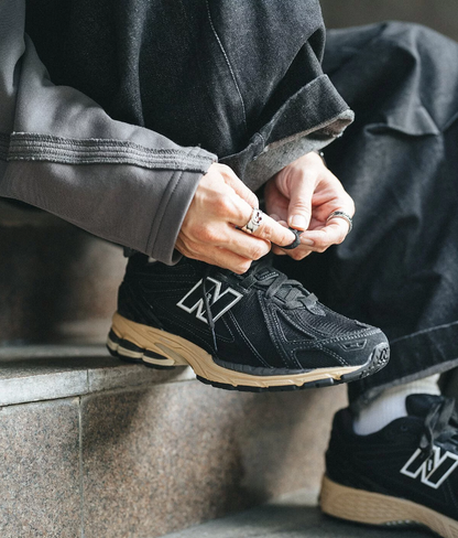 New Balance 1906R Black Cream M1906RK