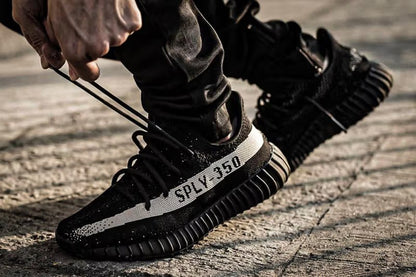 Adidas Yeezy Boost 350 V2 Core Black White (2016/2022) - HADNUS