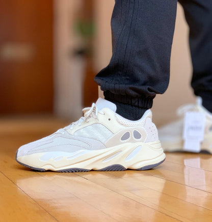 Adidas Yeezy Boost 700“ Analog” - HADNUS