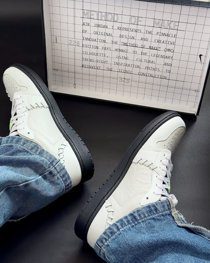 Nike Air Jordan 1 Low Method of Make "Black Cat"