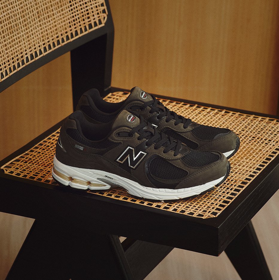 New Balance 2002 Black - HADNUS