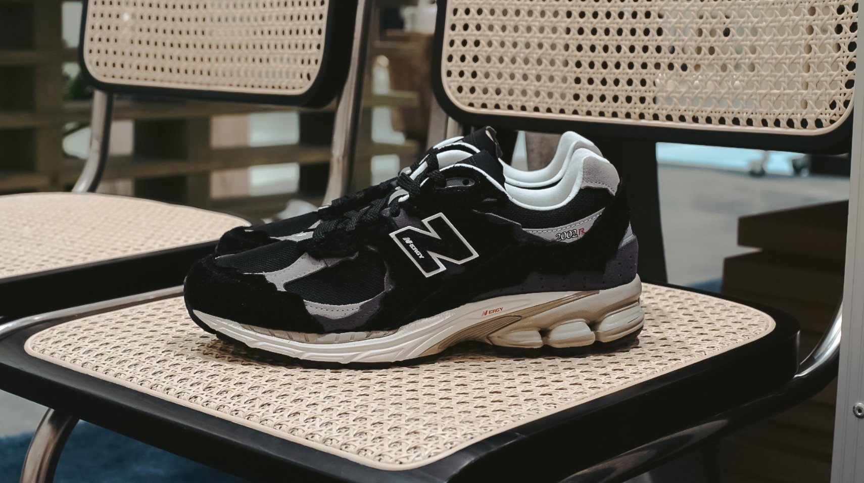 New Balance 2002r Protection Pack Black Grey - HADNUS