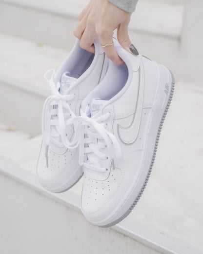 Nike Air Force 1 Gs 白灰 - HADNUS