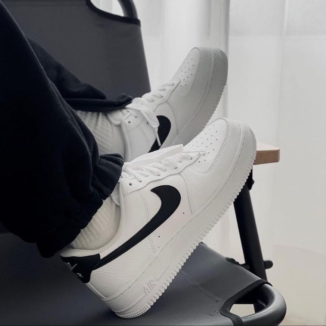 Nike W Air Force 1 07 White Black - HADNUS