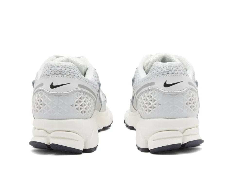 Nike Zoom Vomero 5 Photon Dust ＆ Metallic Silver - HADNUS